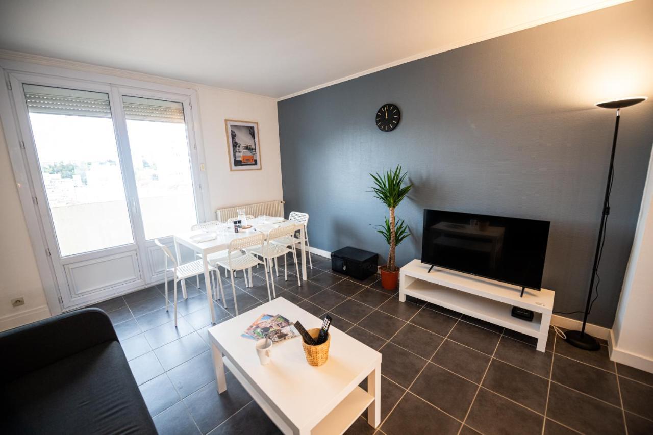 Robespierre - Tout Equipe & Calme - Tv Et Wifi Saint-Etienne  Eksteriør bilde